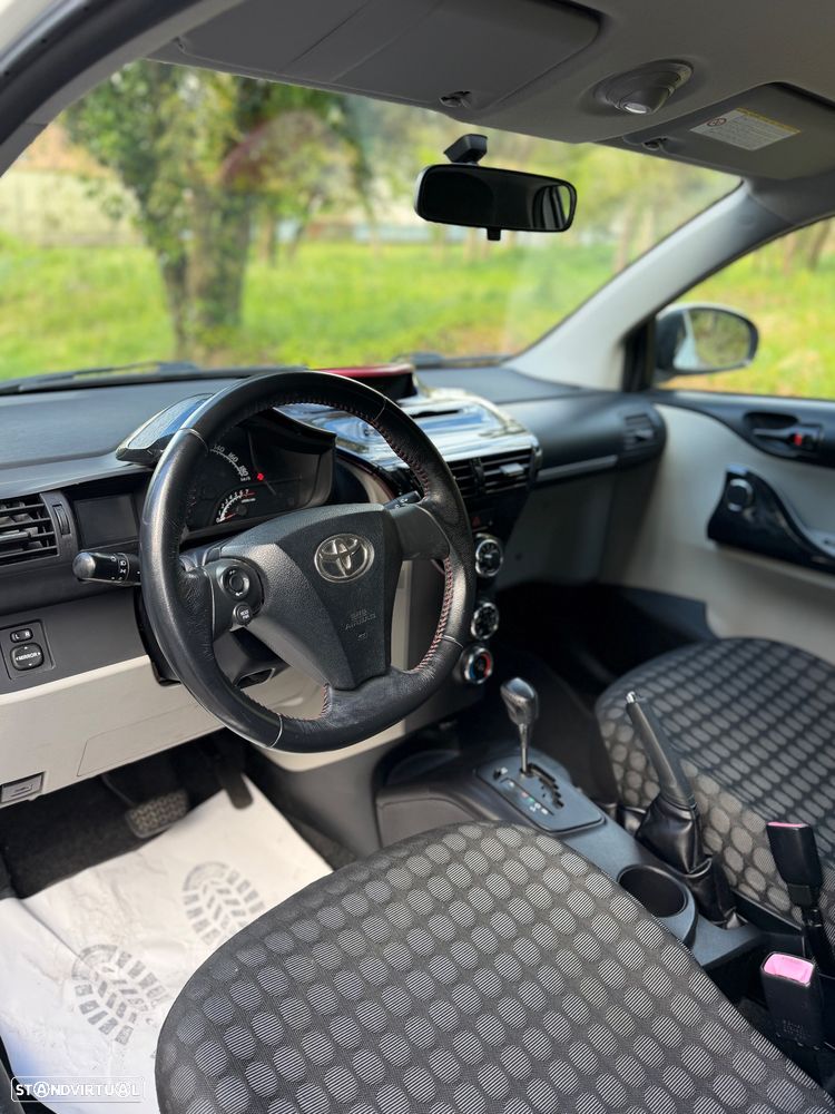 Toyota iQ 1.0 VVT-i 2 MultiDrive - 8