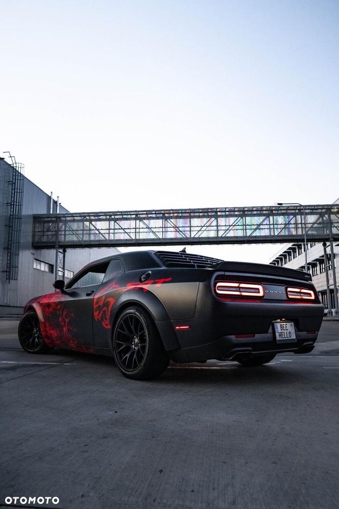 Dodge Challenger - 14