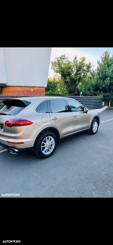 Porsche Cayenne 3.0 L - 2