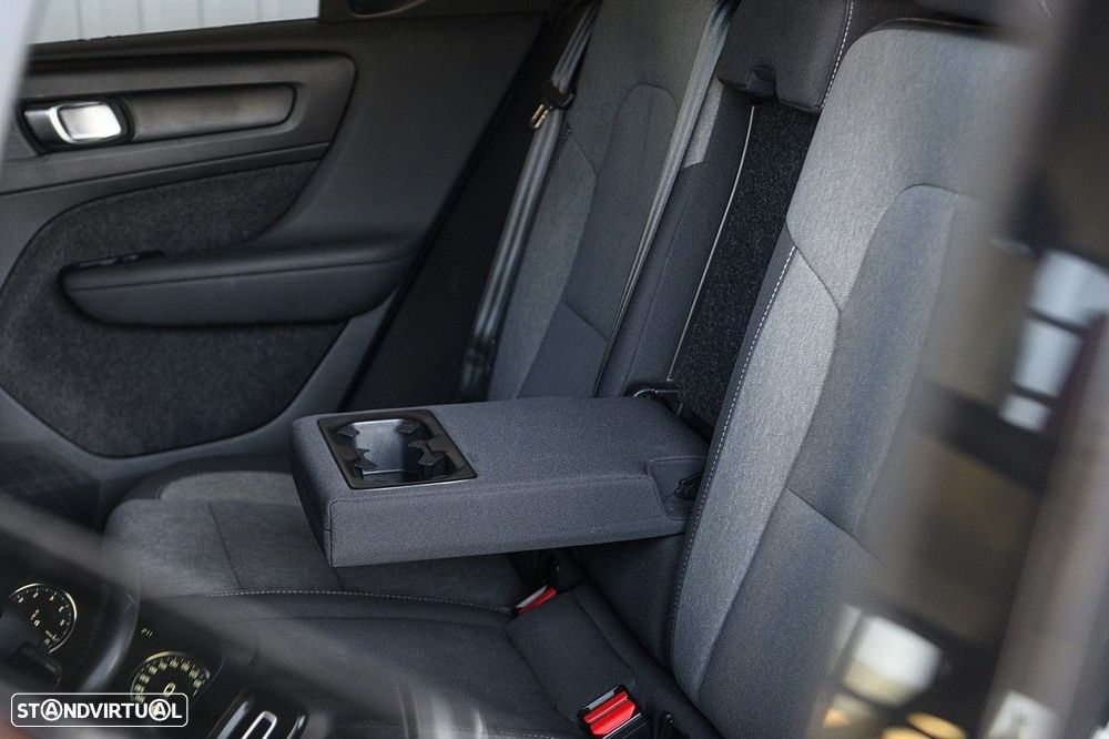 Volvo XC 40 1.5 T2 Plus Dark Auto - 34