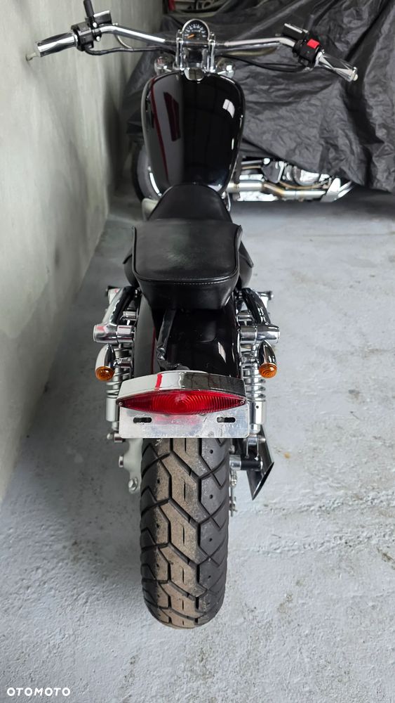 Suzuki Intruder - 28