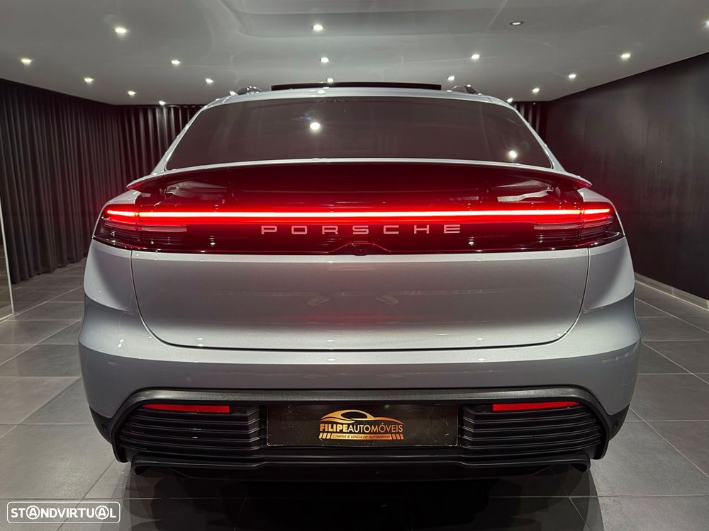Porsche Macan Electric 4 - 8