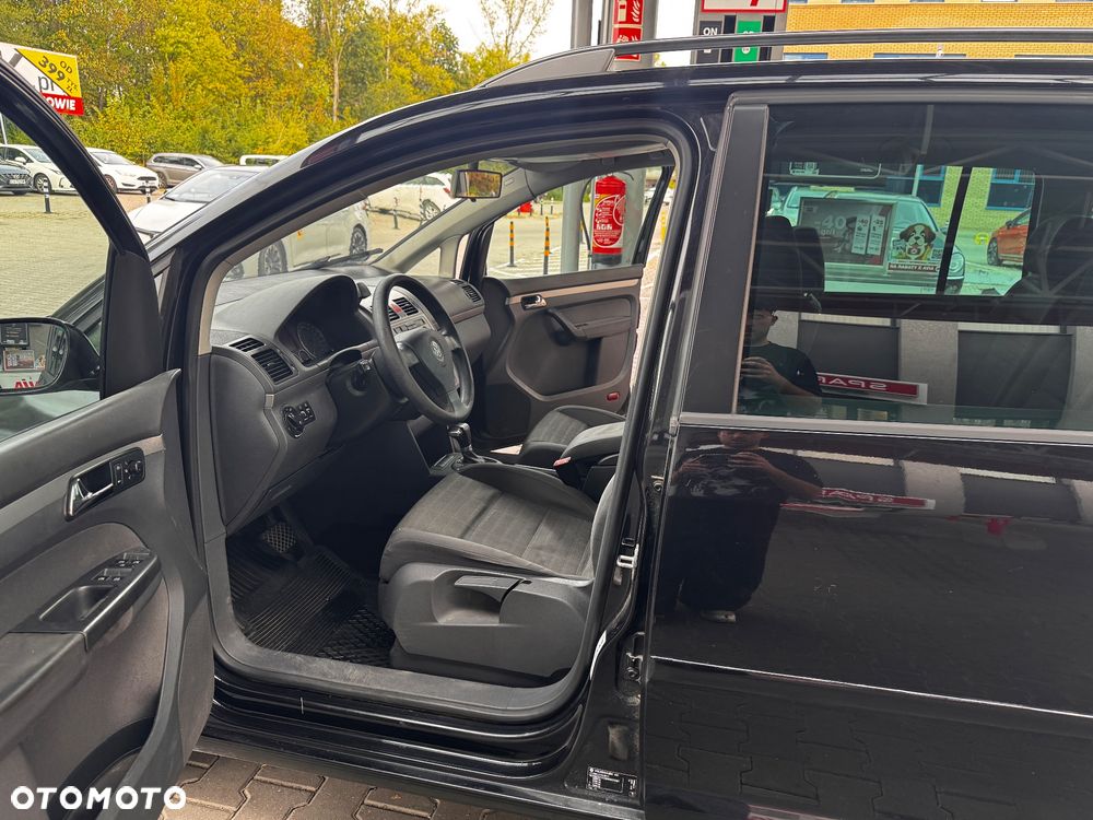 Volkswagen Touran 1.9 TDI DPF Trendline DSG - 29