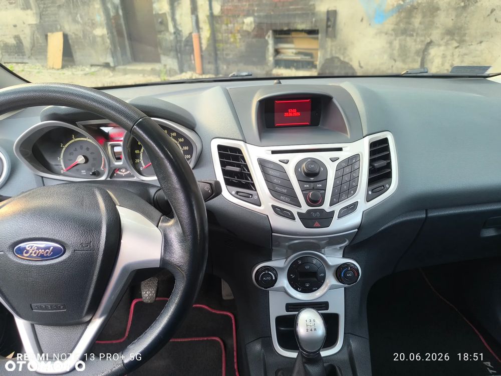 Ford Fiesta 1.4 Titanium - 12