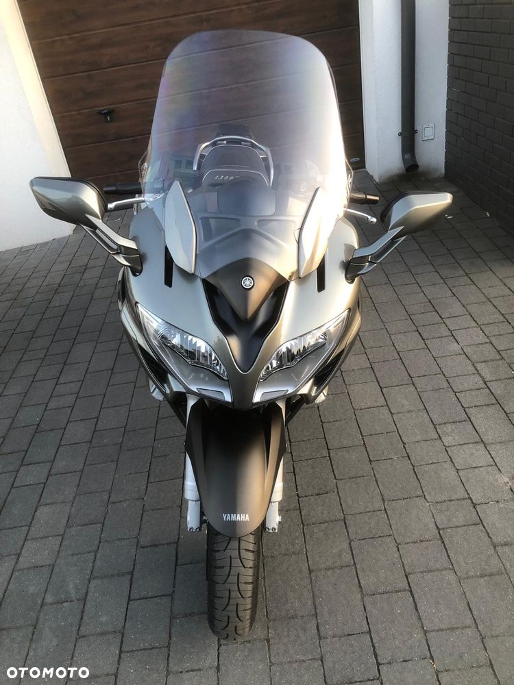 Yamaha FJR - 12