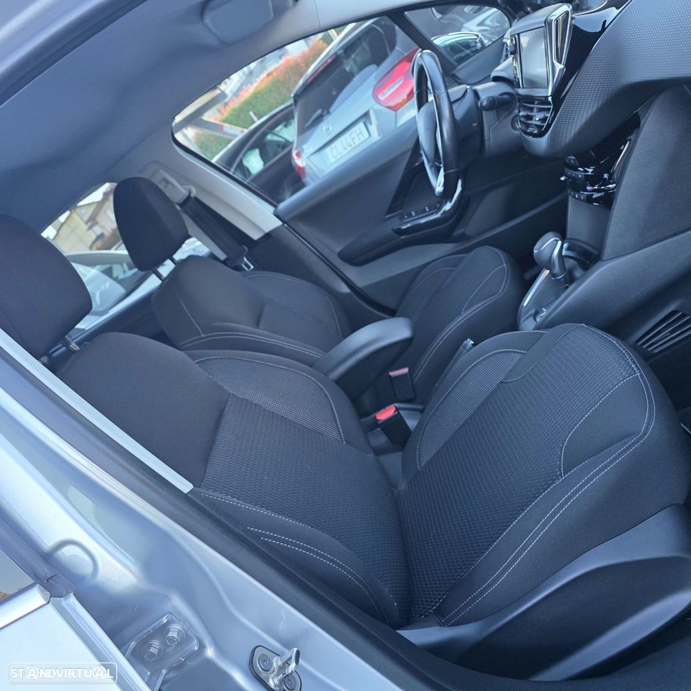 Peugeot 208 1.2 PureTech Allure EAT6 - 30
