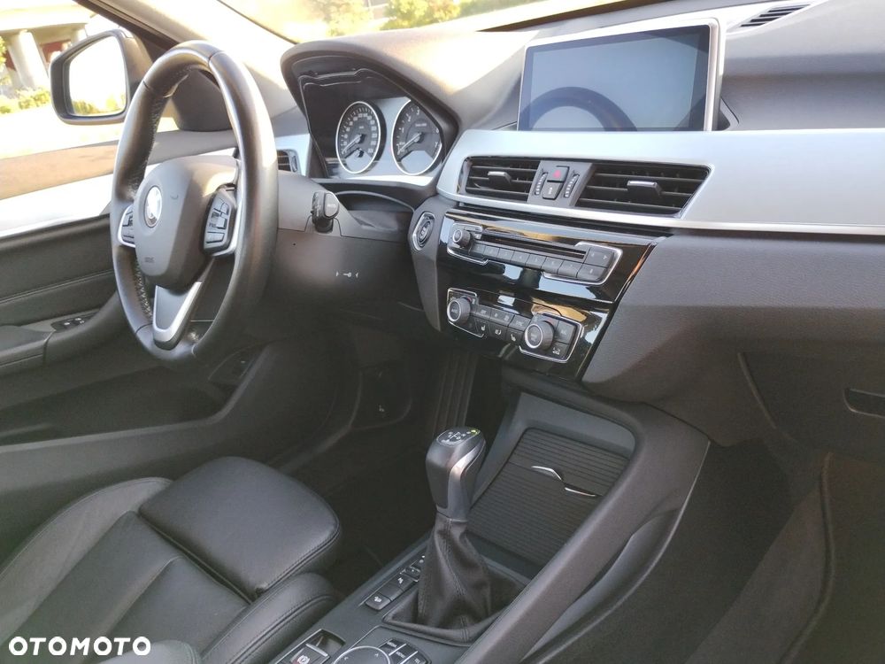 BMW X1 xDrive25i Advantage - 16