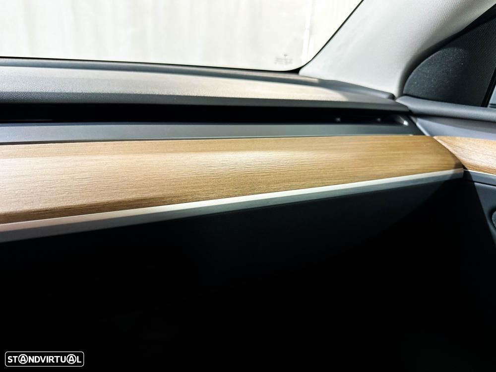 Tesla Model Y Long Range Dual Motor AWD - 35