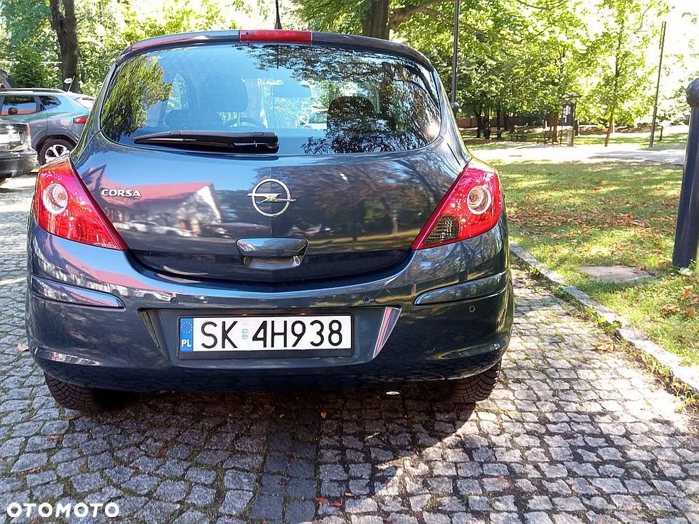 Opel Corsa 1.4 16V Cosmo - 4