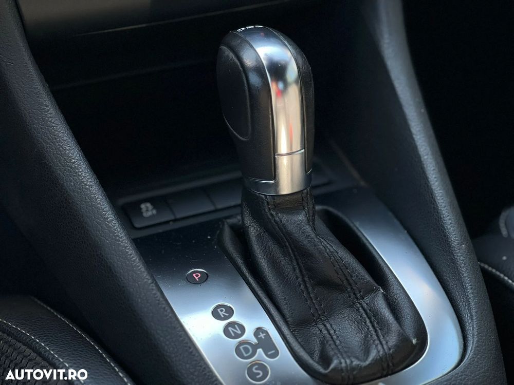 Volkswagen Golf 2.0 TDI BlueMotion Technology Comfortline DSG - 32