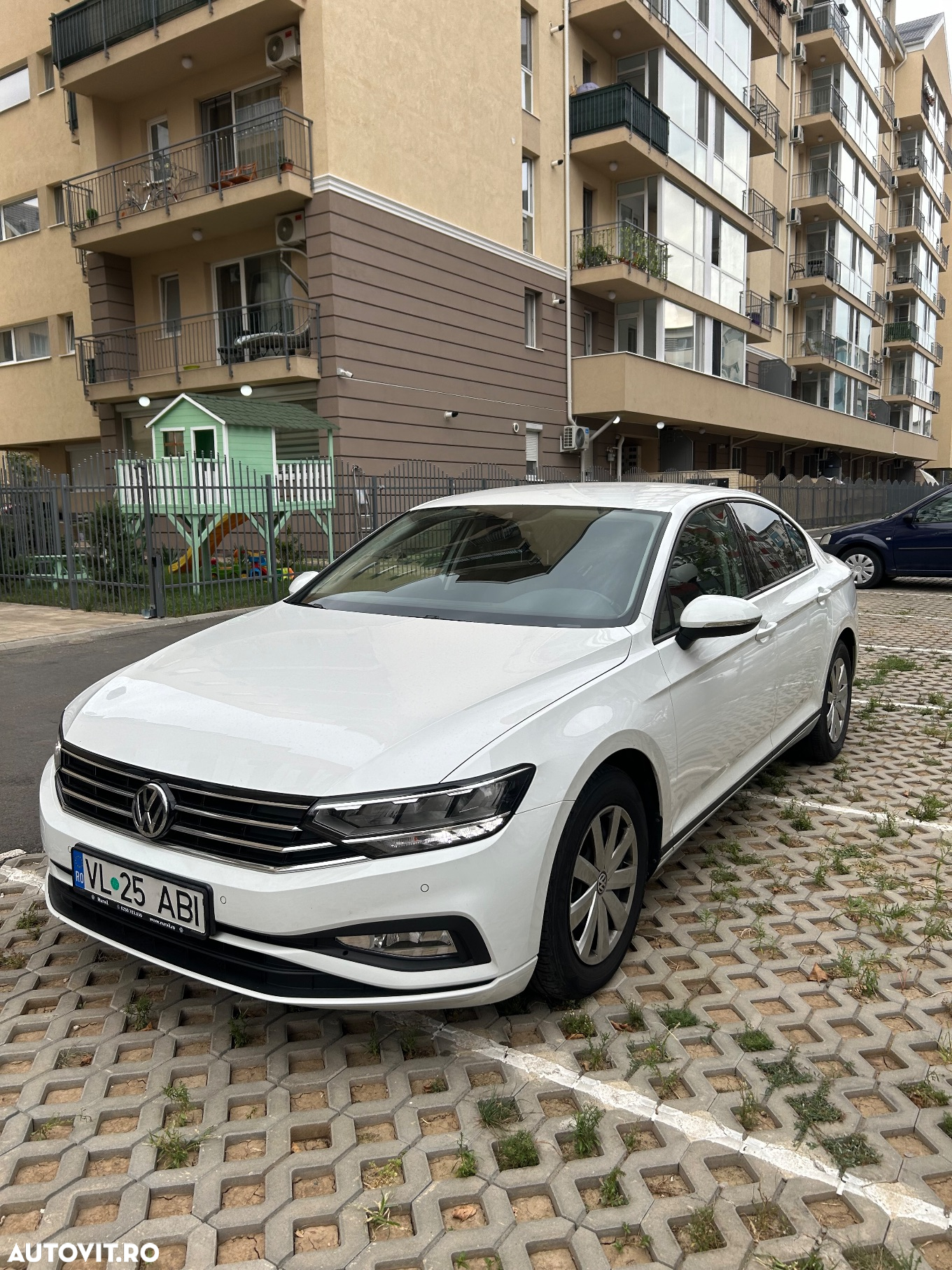 Volkswagen Passat - 2