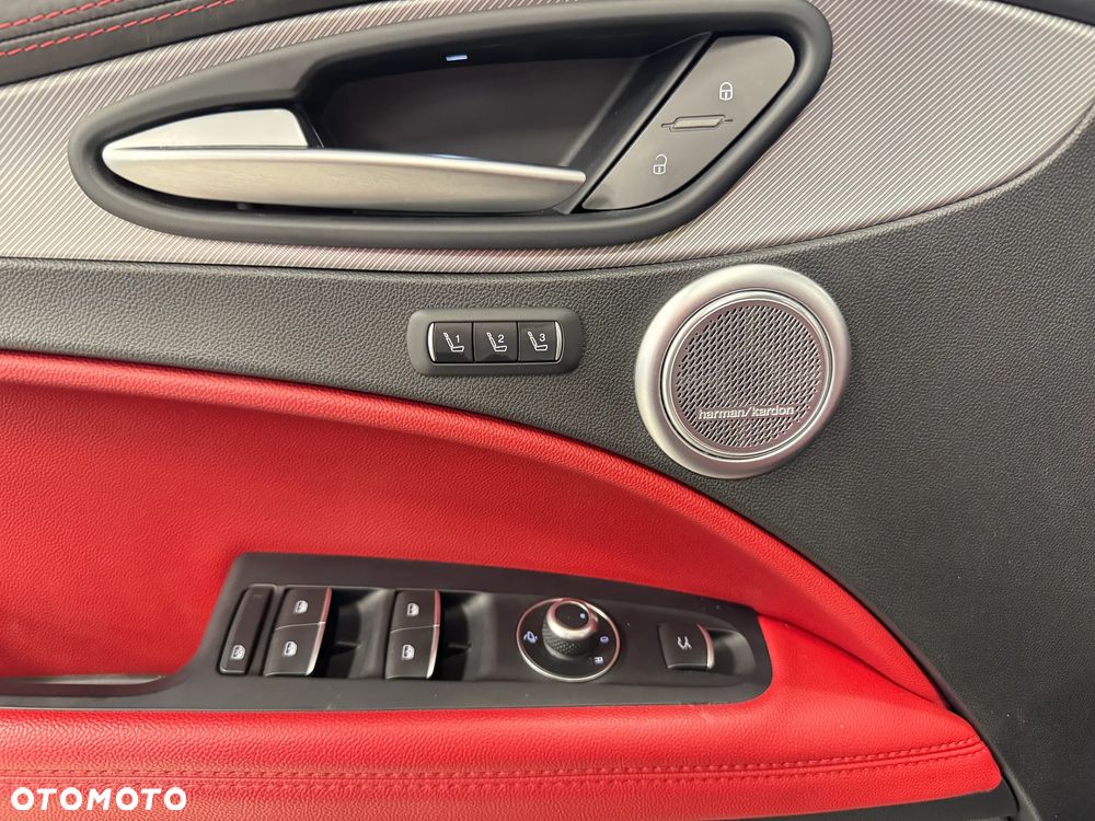 Alfa Romeo Stelvio 2.0 Turbo 16V AT8-Q4 Executive - 12