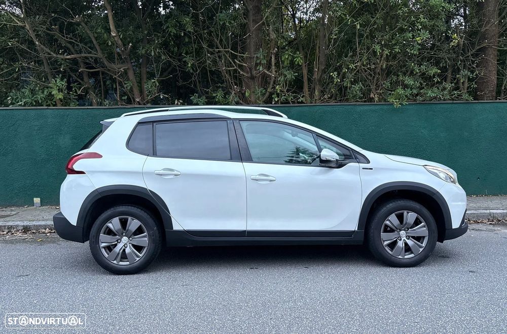 Peugeot 2008 1.2 PureTech Style - 10