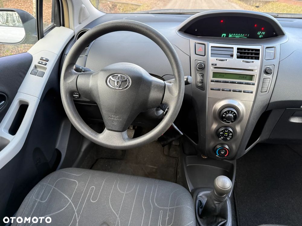 Toyota Yaris 1.0 VVT-i Sol - 18