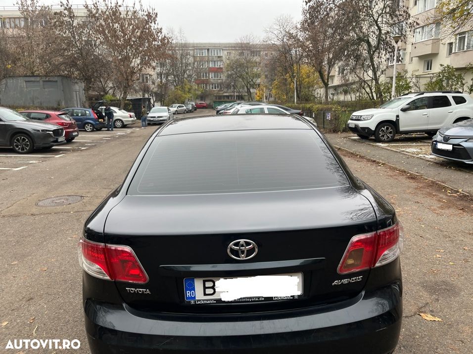 Toyota Avensis 2.0 D-4D - 10