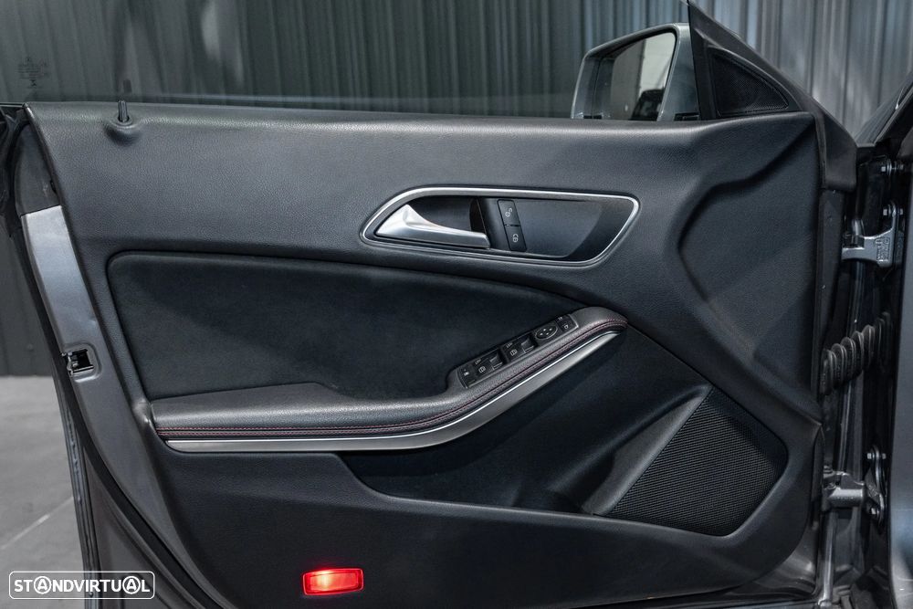 Mercedes-Benz CLA 200 Shooting Brake d 7G-DCT AMG Line - 25