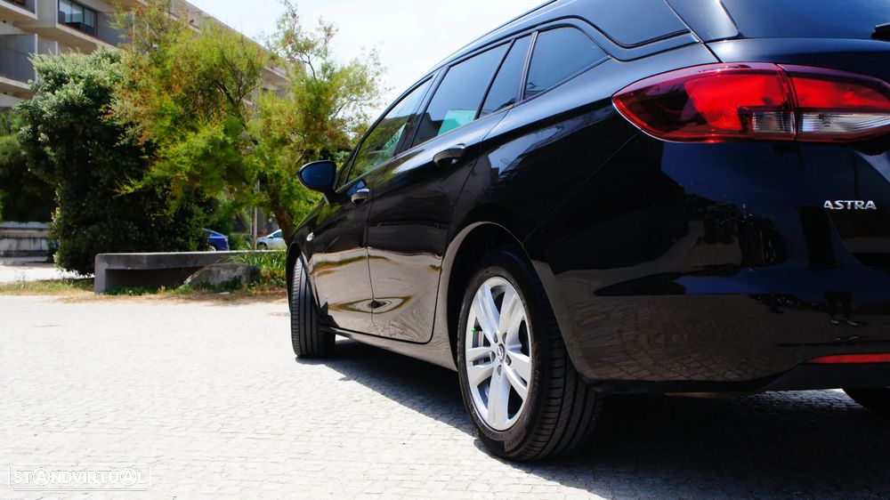Opel Astra Sports Tourer - 2
