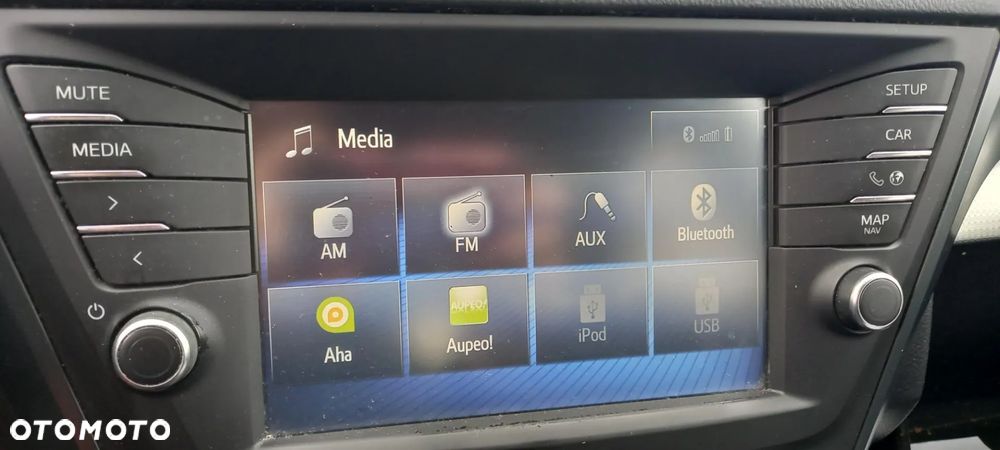 Toyota Avensis 1.8 Premium - 17