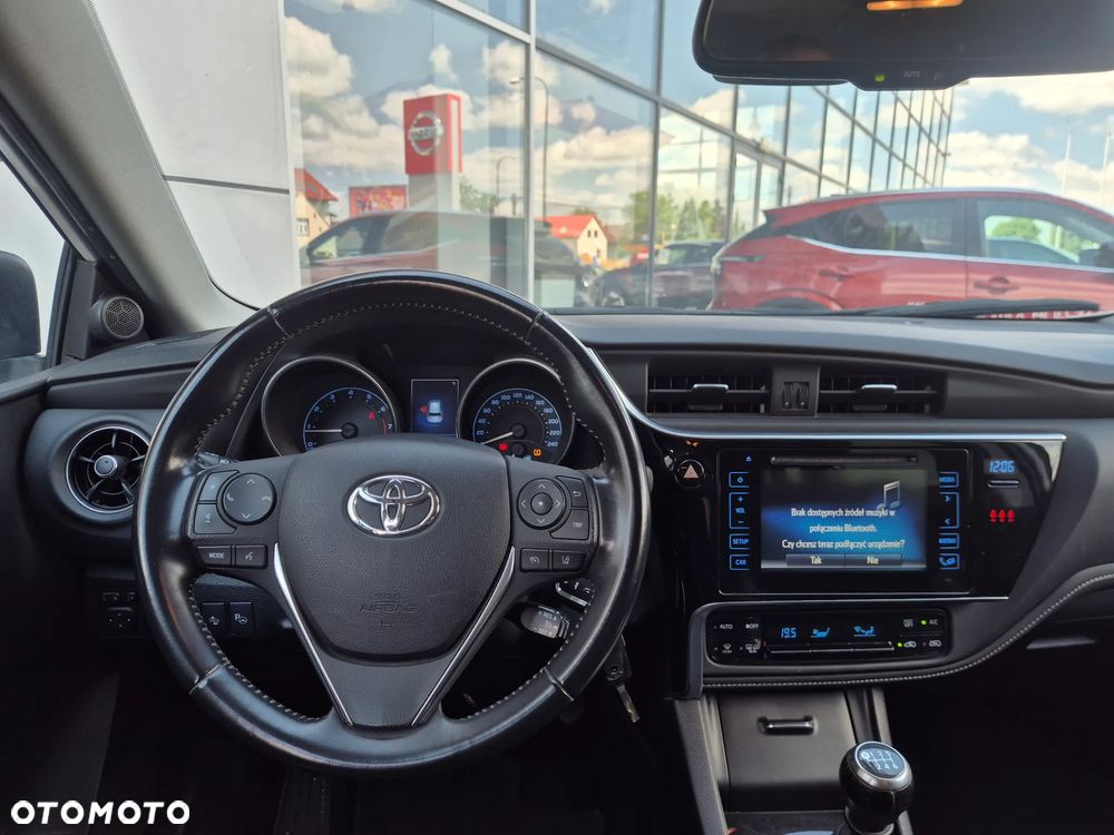 Toyota Auris 1.6 Premium - 10