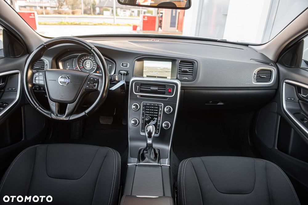 Volvo V60 D4 Geartronic Summum - 14