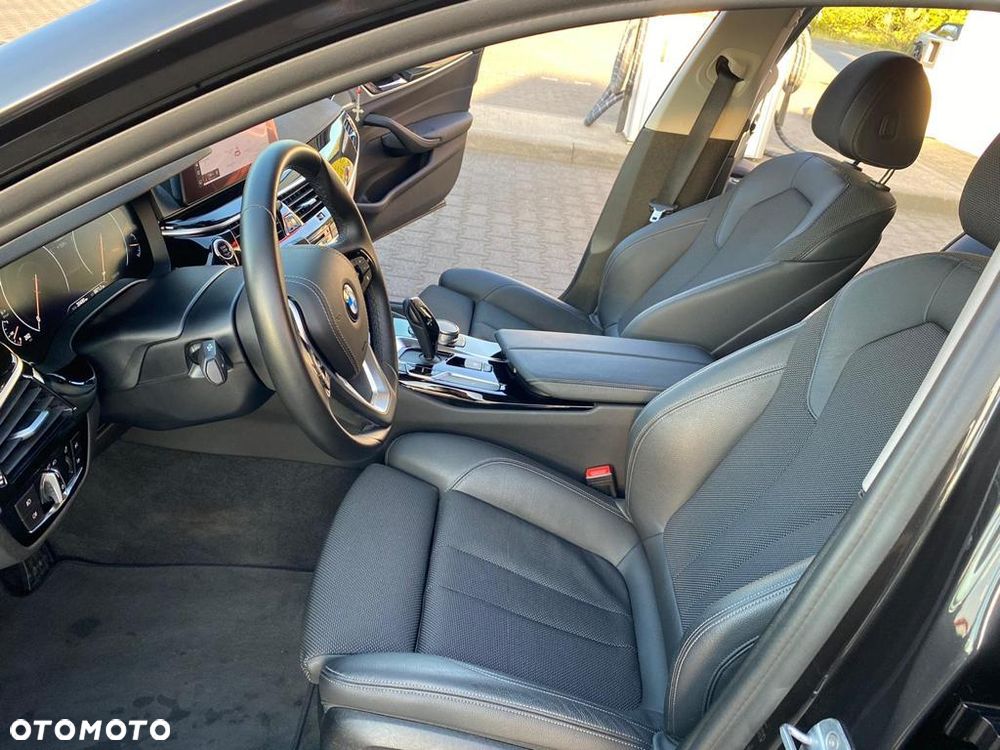 BMW Seria 5 525d Sport Line sport - 4
