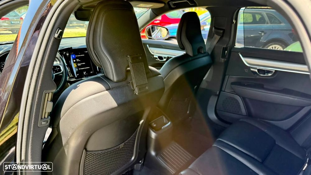 Volvo V90 2.0 T8 Momentum Plus AWD Geartronic - 15