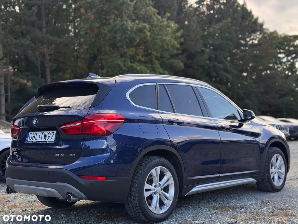 BMW X1 xDrive25i Advantage - 11