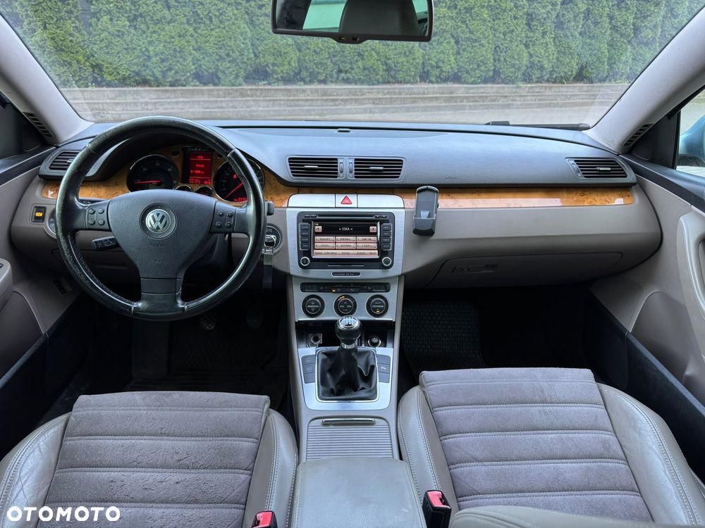 Volkswagen Passat 2.0 TDI Individual Chrom - 17