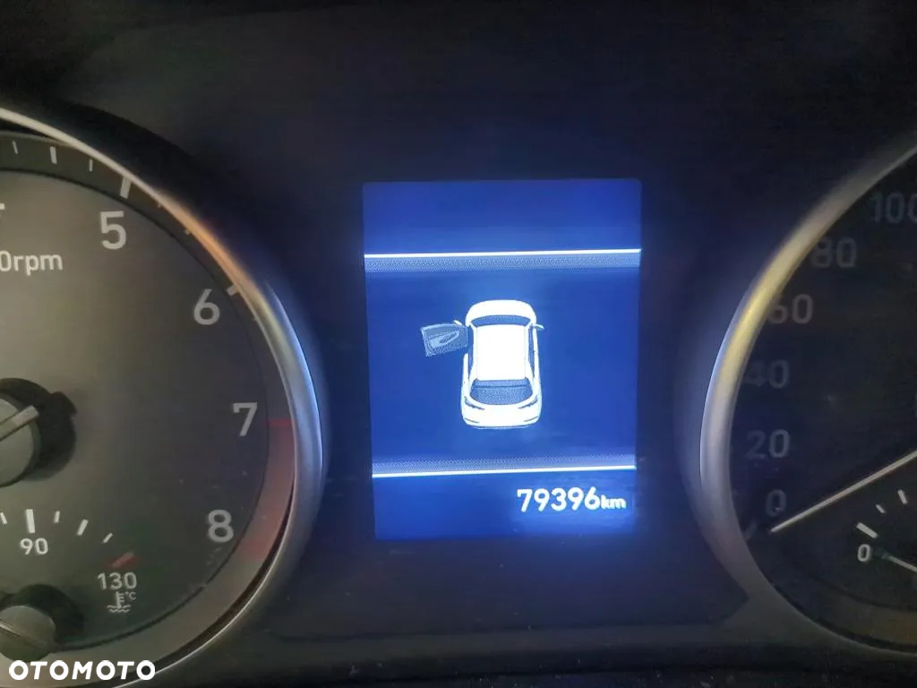 Hyundai i30 1.5 DPI Classic + - 15