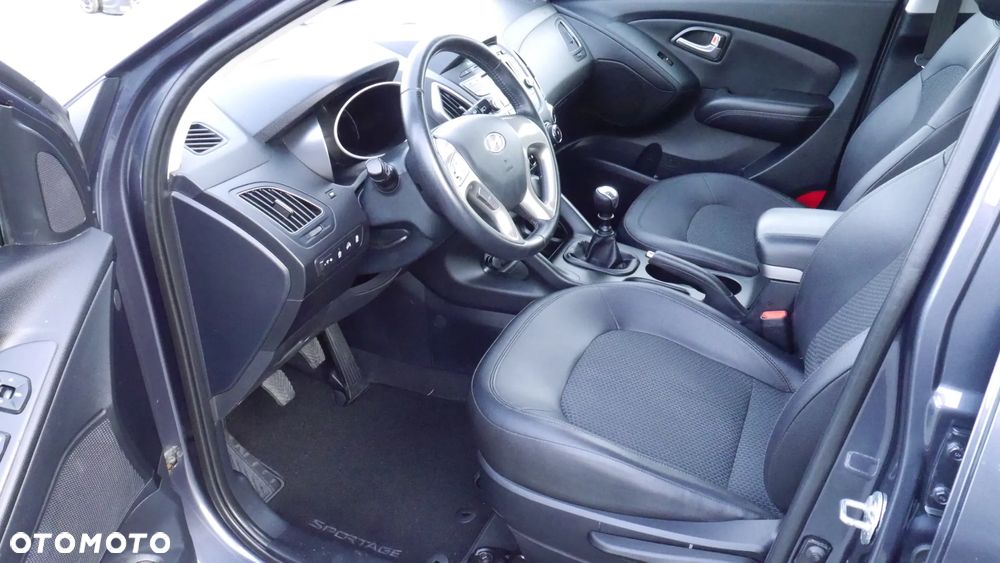 Hyundai ix35 1.7 CRDi 2WD blue Comfort - 21