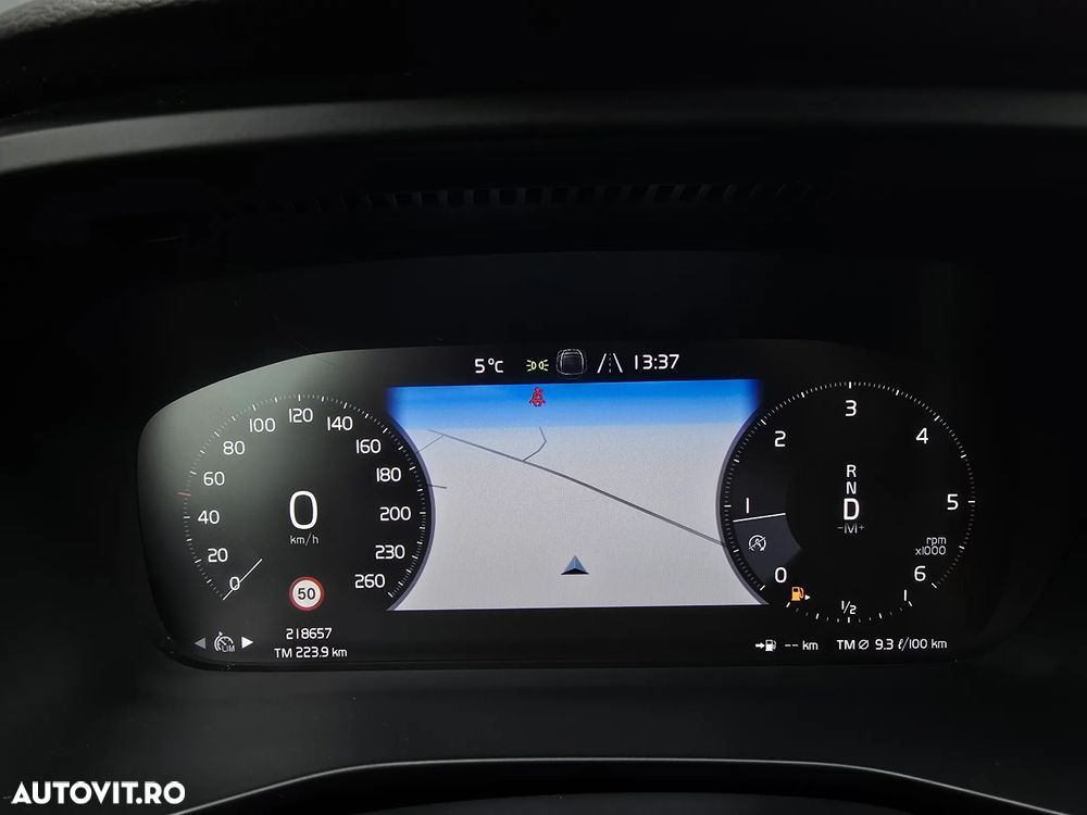 Volvo XC 40 D4 AWD Geartronic R-Design - 17