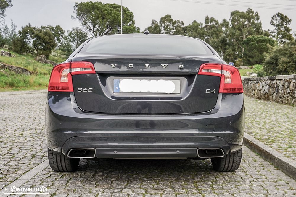 Volvo S60 2.0 D4 Momentum Geartronic - 17