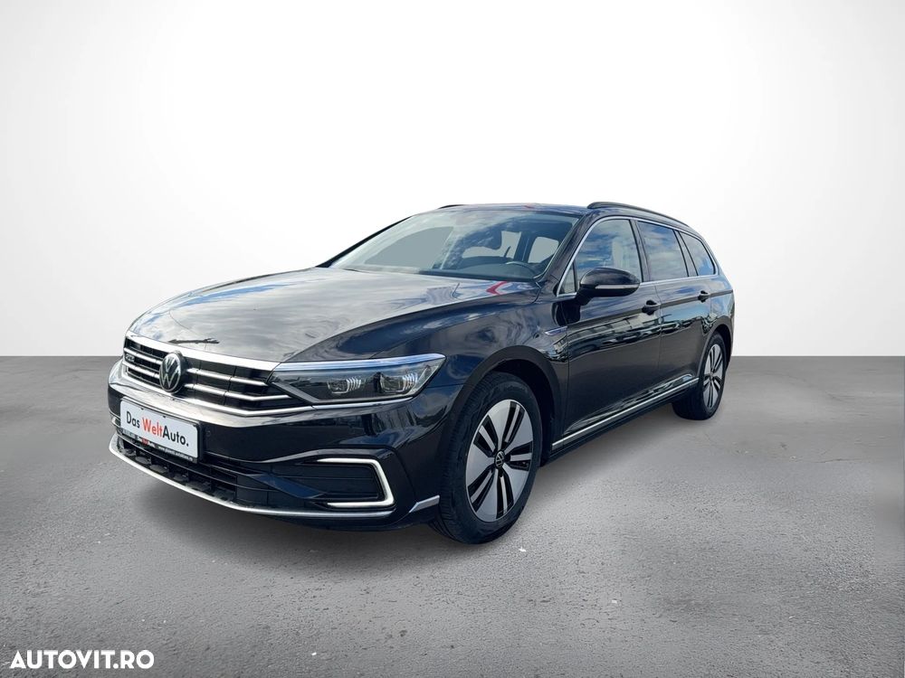 Volkswagen Passat - 1