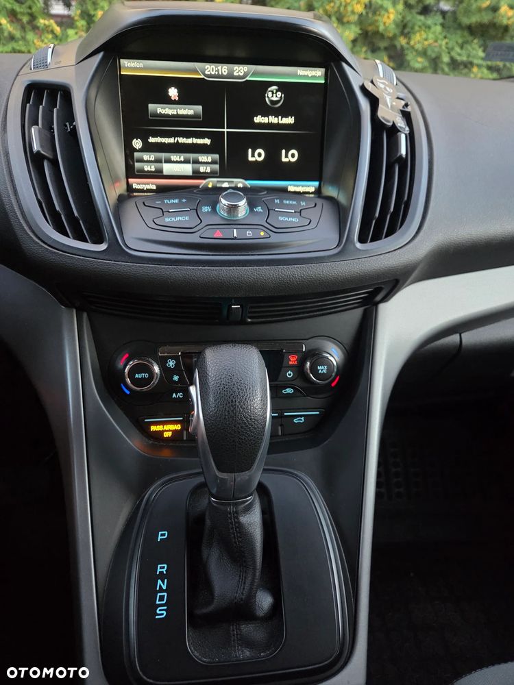 Ford Escape 2.0 EcoBoost AWD Titanium - 24
