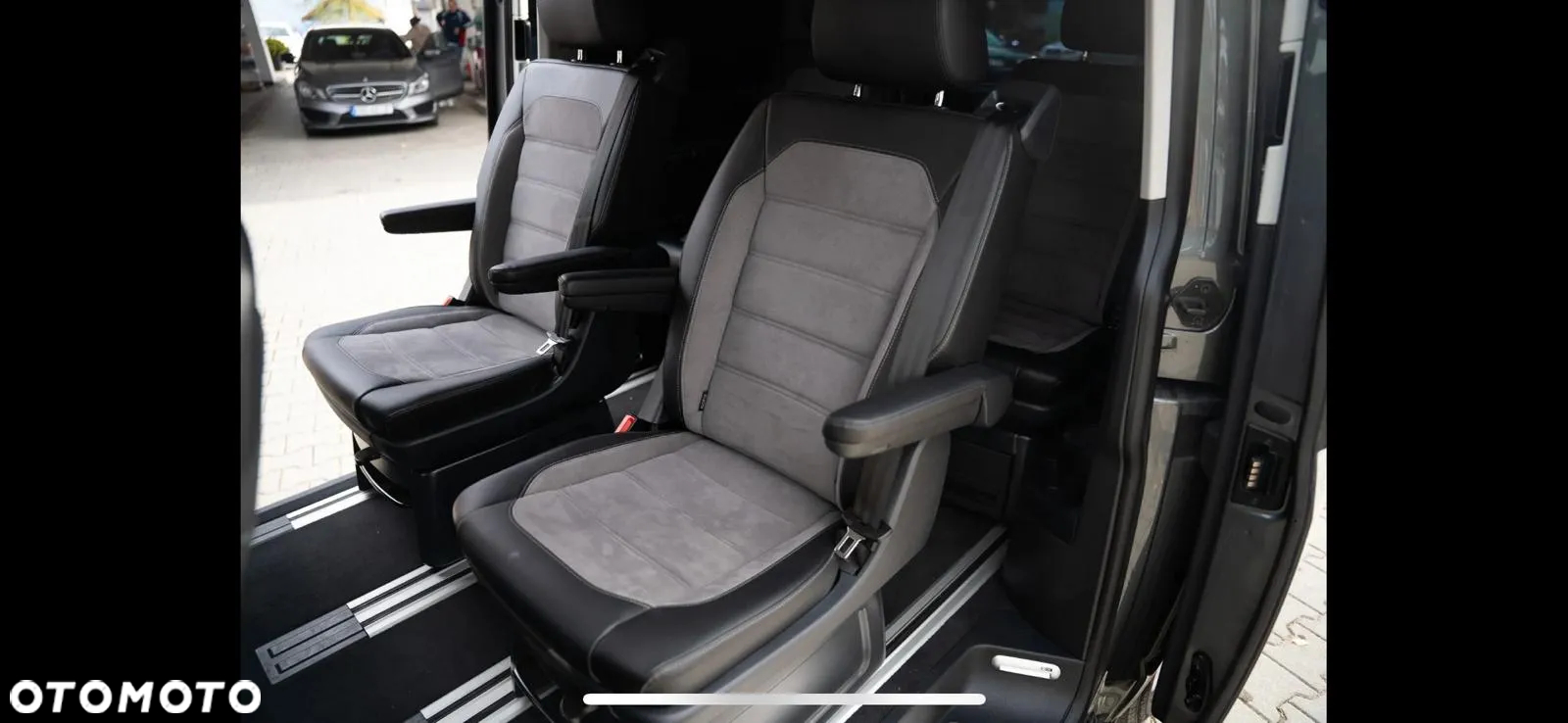 Volkswagen Multivan - 10