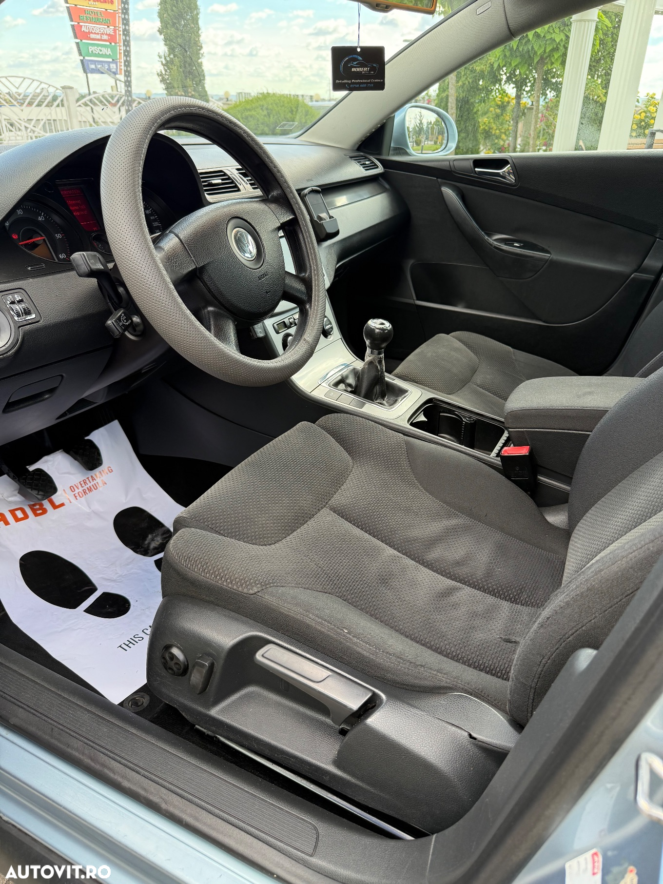 Volkswagen Passat - 12