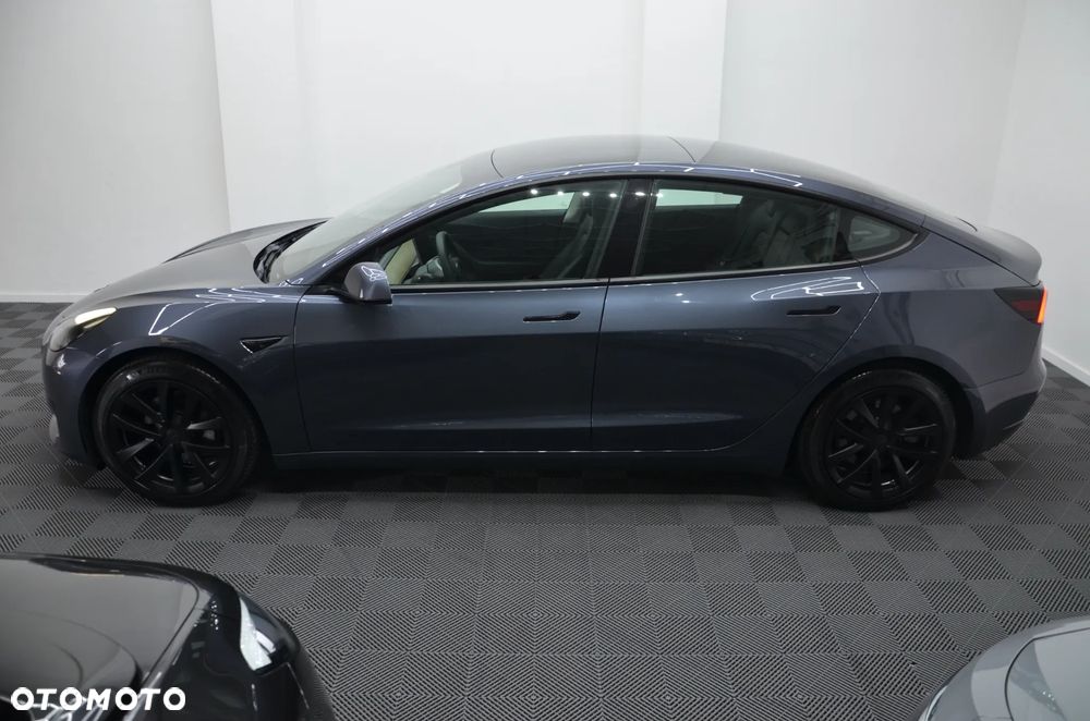 Tesla Model 3 Standard Reichweite Plus Hinterradantrieb - 5