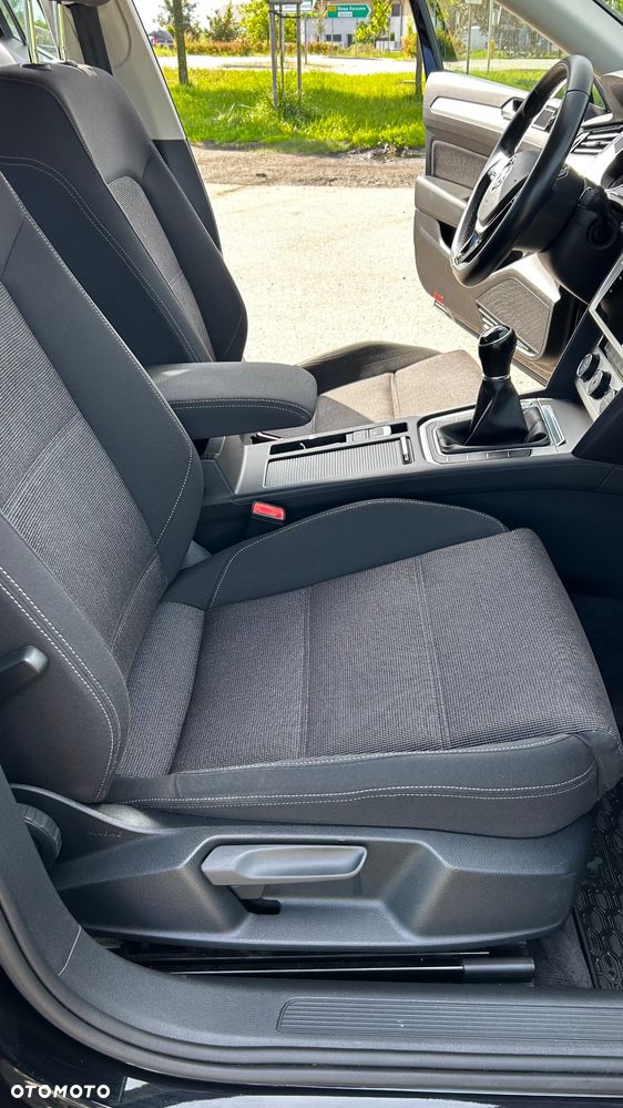 Volkswagen Passat 1.5 TSI EVO Comfortline - 10