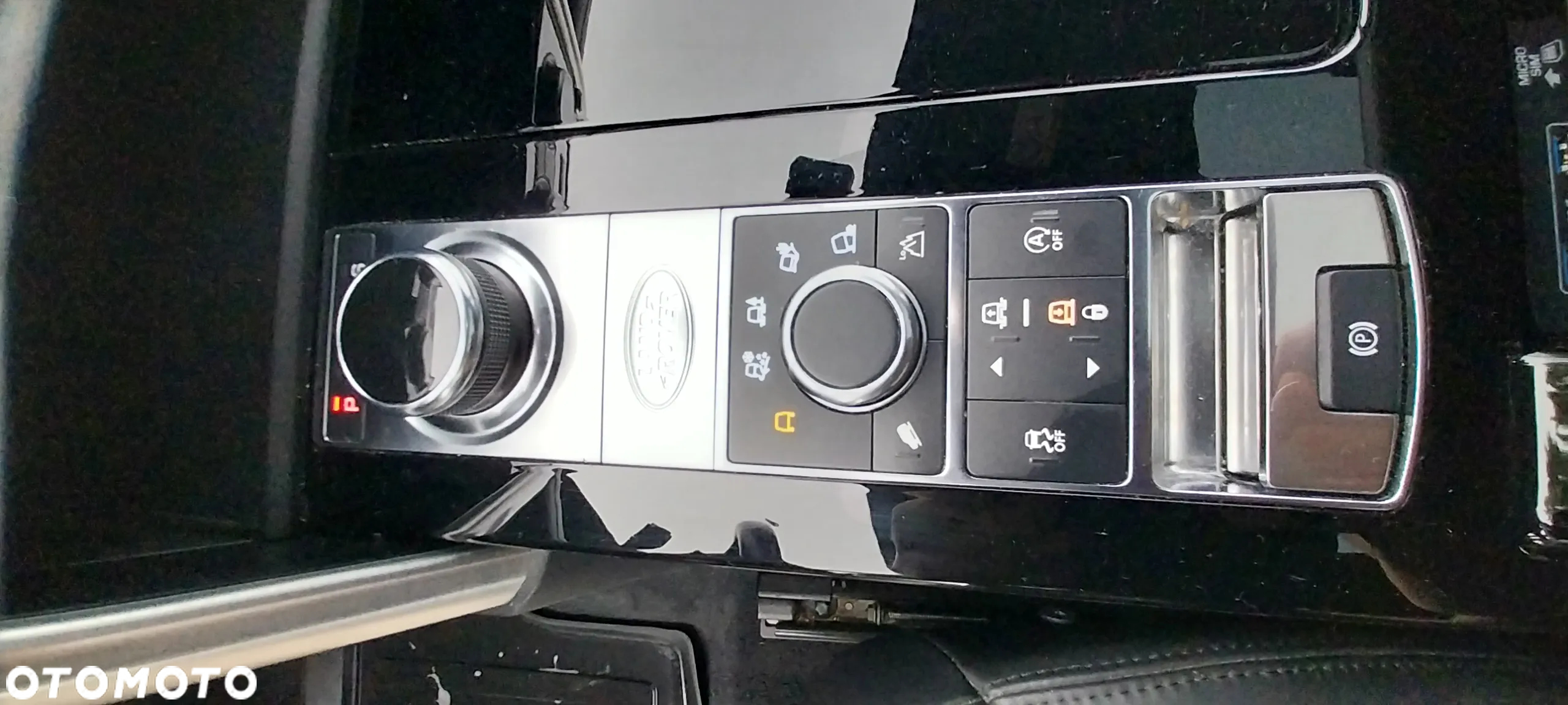 Land Rover Discovery V 2.0 SD4 HSE Luxury - 14