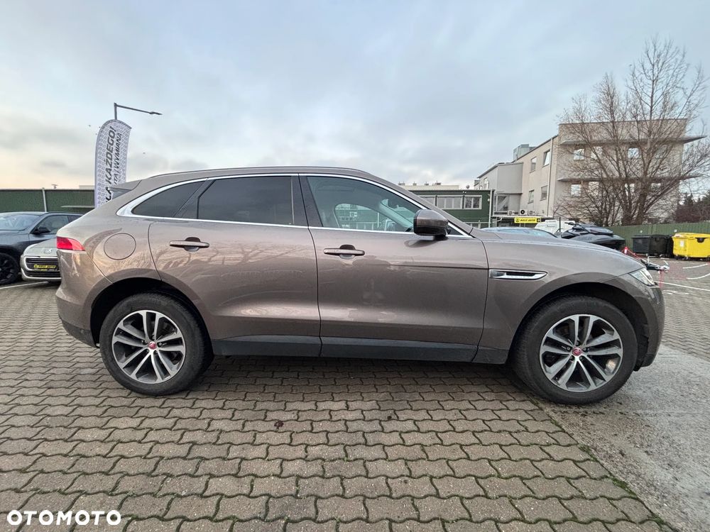 Jaguar F-Pace - 10