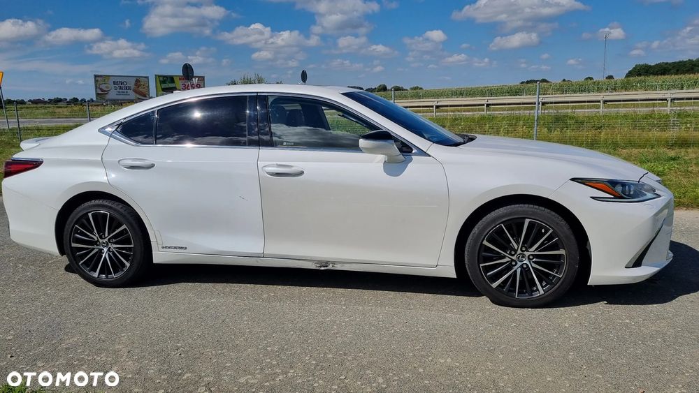 Lexus ES 300h Prestige - 14