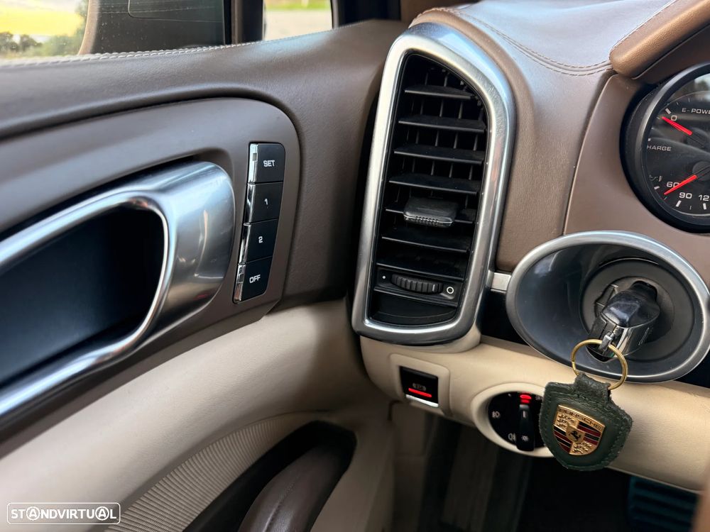 Porsche Cayenne S - 15