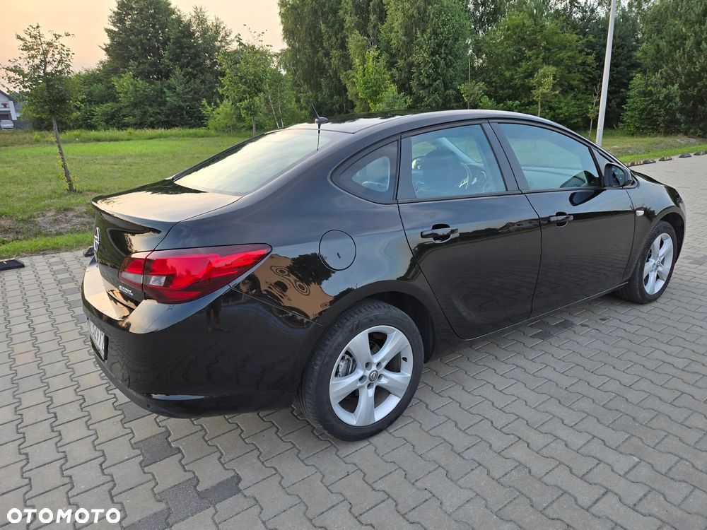Opel Astra - 4