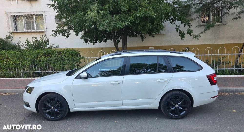 Skoda Octavia 1.6 TDI DSG Style - 2
