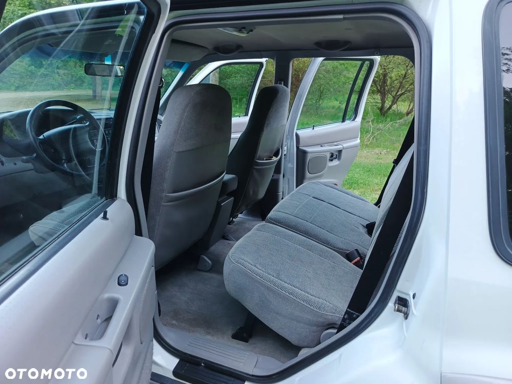 Ford Explorer - 14