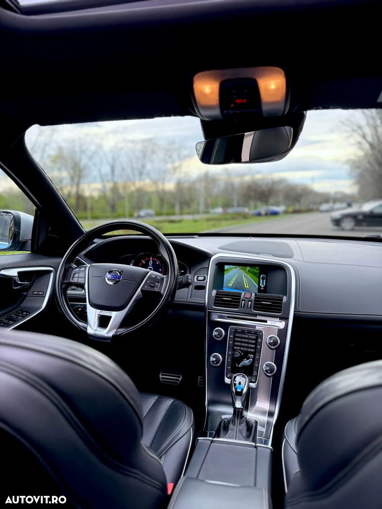 Volvo XC 60 D5 AWD Geartronic Summum - 10