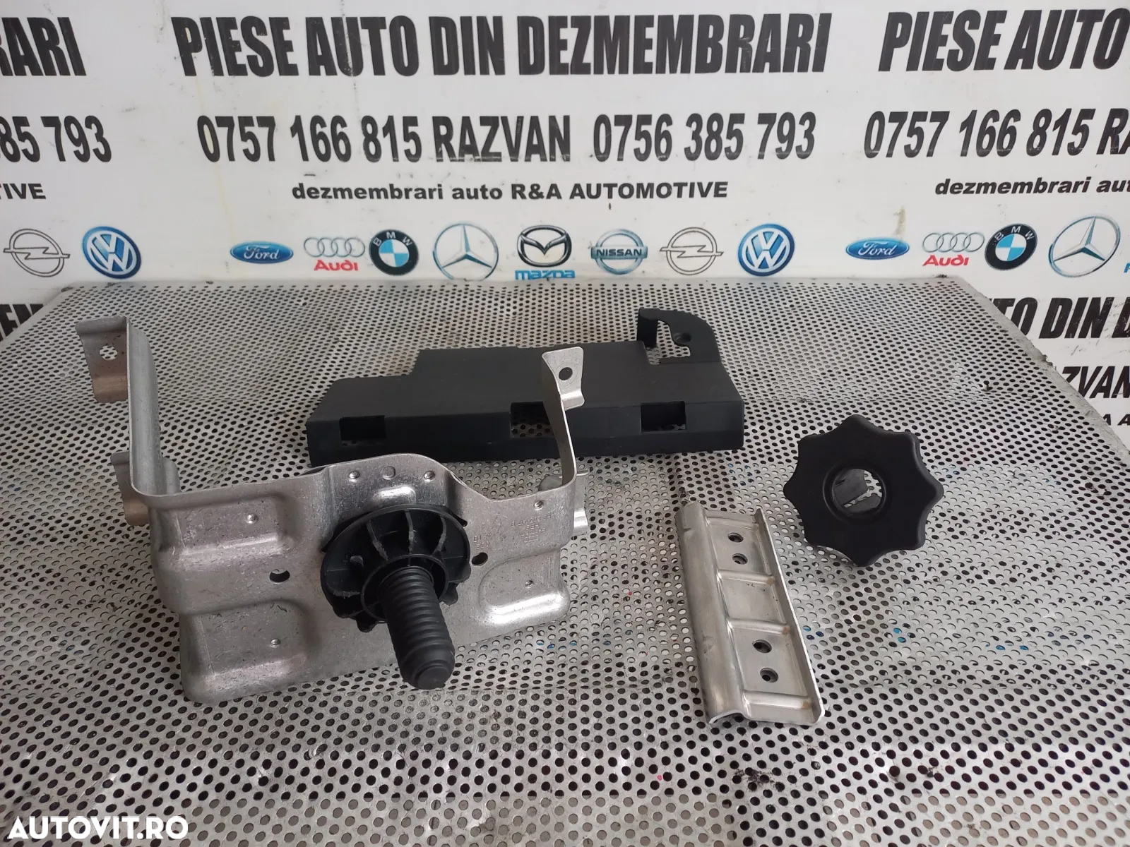 Suport Complet Baterie Audi A8 4H D4 An 2010-2011-2012-2013-2014-2015-2016-2017 Dezmembrez Audi A8 - 5