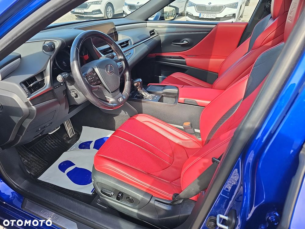 Lexus ES 300h F Sport - 26