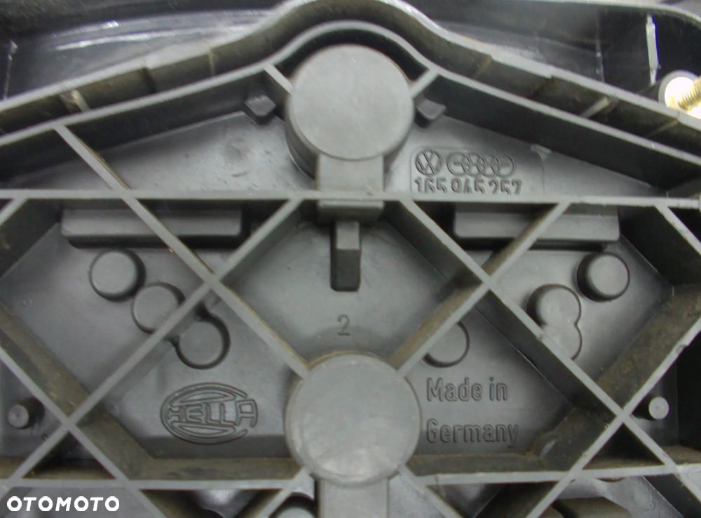 VW Jetta Lampa tył lewa prawa strona - 11