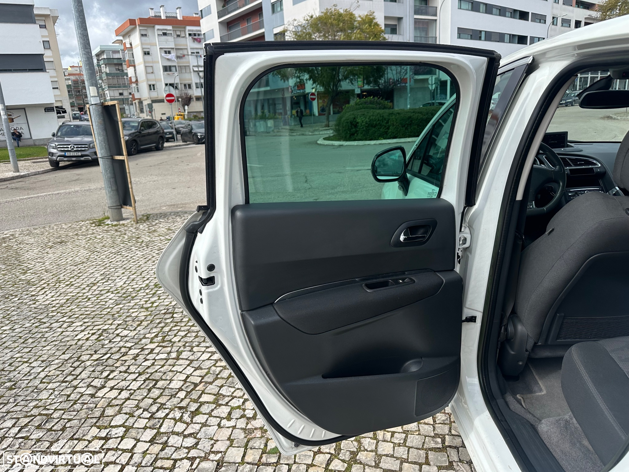 Peugeot 3008 2.0 HDi Hybrid4 99g - 14